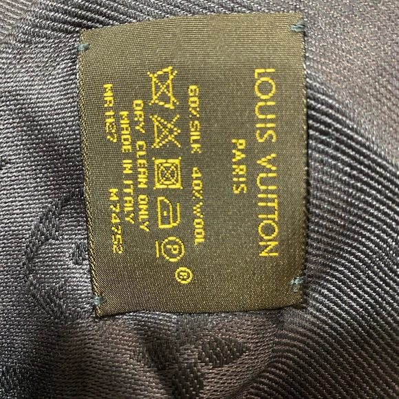 SOLD Authentic LV shawl - Picture 2 of 5